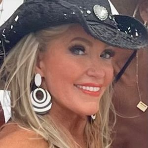 Meet your Posher, Connie